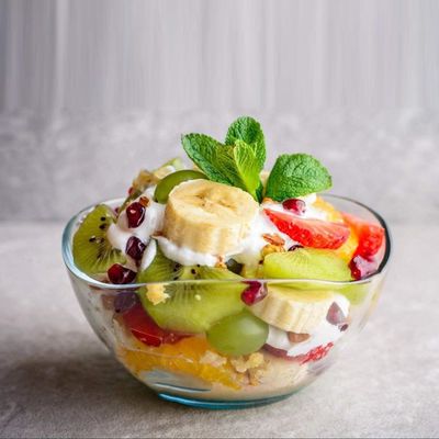Transparent Durable Wave Rim Glass Charger Plates , Fruit Salad Glass Bowl