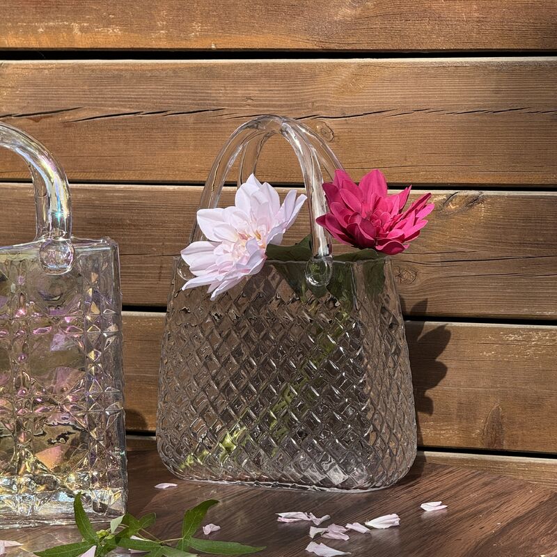 calidad Hand-Blown Diamond Pattern Glass Handbag Vase - Versatile Decorative Centerpiece for Home & Wedding Decor fábrica