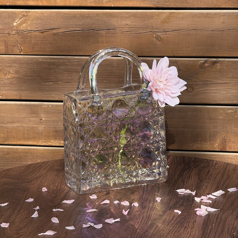 calidad Hand-Blown Diamond Pattern Glass Handbag Vase - Versatile Decorative Centerpiece for Home & Wedding Decor fábrica
