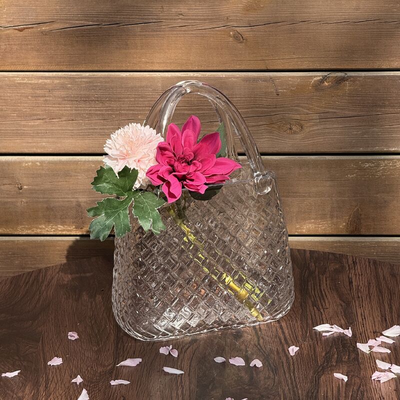 calidad Hand-Blown Diamond Pattern Glass Handbag Vase - Versatile Decorative Centerpiece for Home & Wedding Decor fábrica