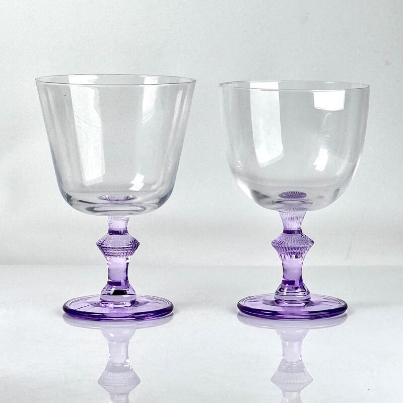 calidad 4‑Pack Vintage Purple Stem Wine Glasses, Assorted Shapes Clear Cup with Decorative Purple Stem, Handblown Glass Goblets for Wedding Party Home Tabletop Decoration fábrica
