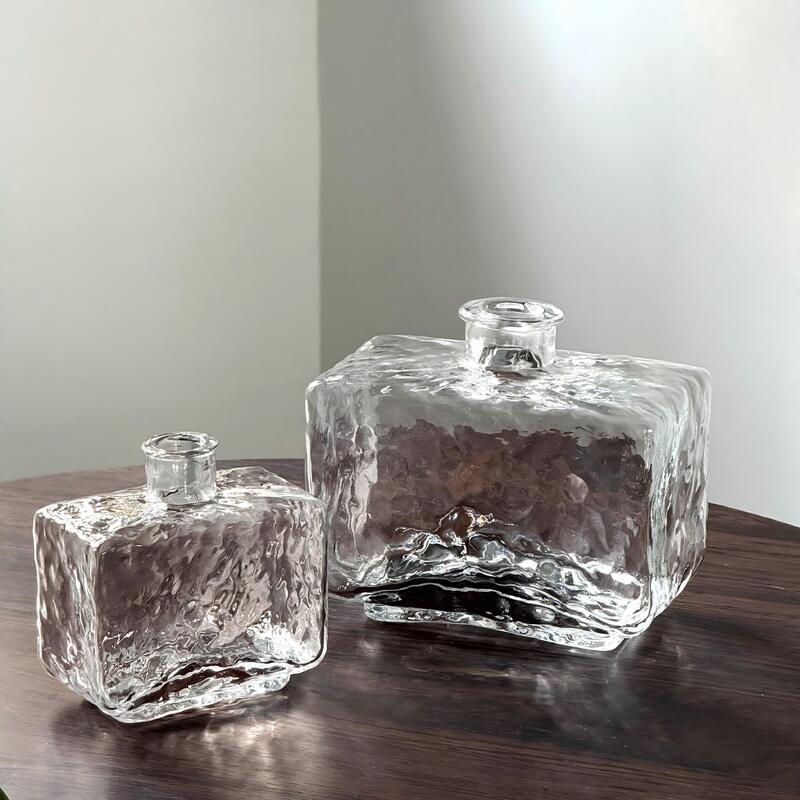 calidad Rectangular Clear Hammered Glass Vase - Modern Minimalist Decorative Flower Vase for Table Centerpiece fábrica