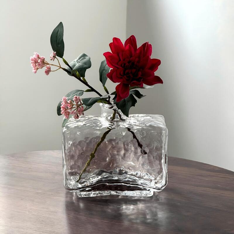 calidad Rectangular Clear Hammered Glass Vase - Modern Minimalist Decorative Flower Vase for Table Centerpiece fábrica