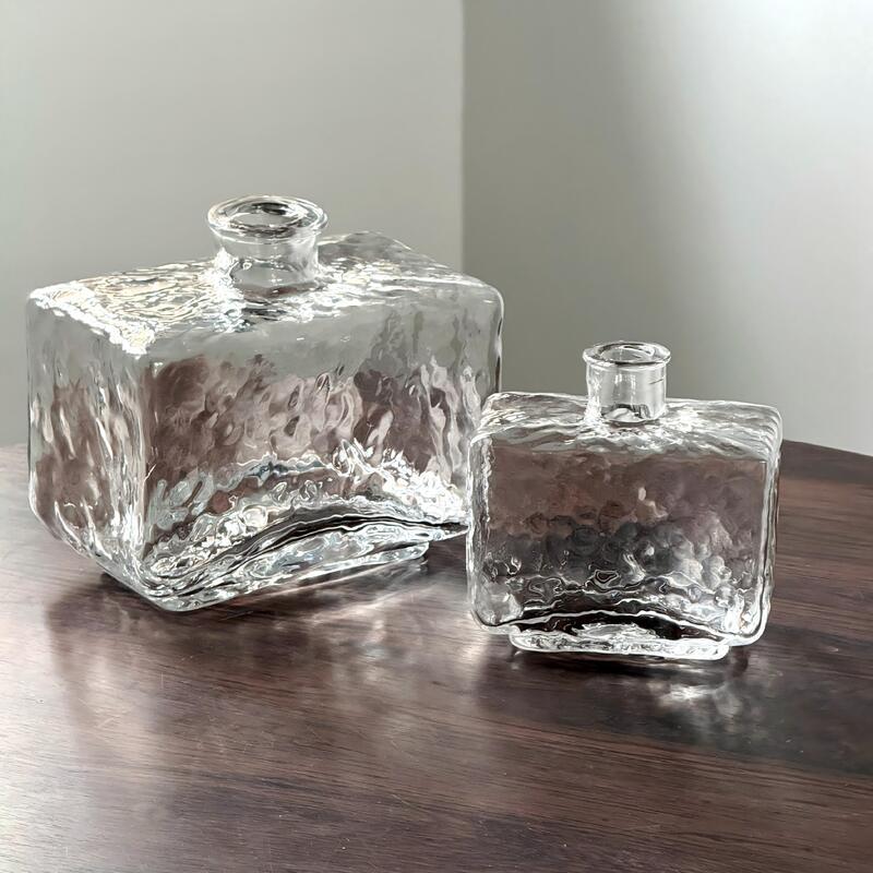 calidad Rectangular Clear Hammered Glass Vase - Modern Minimalist Decorative Flower Vase for Table Centerpiece fábrica