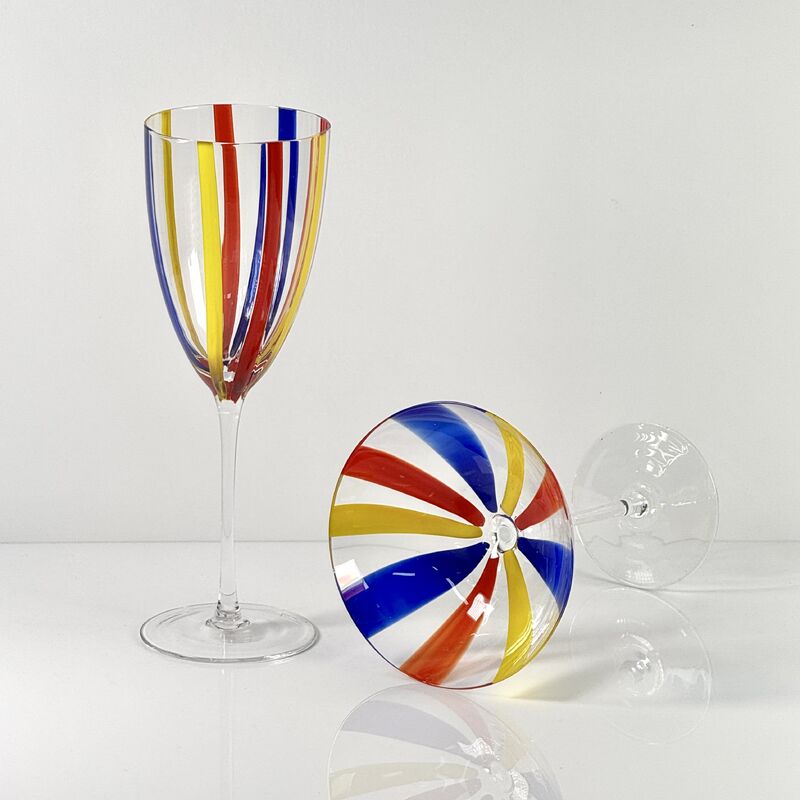 Calidad Hand Blown Art Glass Goblet & Coupe Glass Set, Vibrant Red Yellow Blue Vertical Cane Stripes Murano Style Stemmed Wine & Martini Glasses for Bar, Party & Gift fábrica