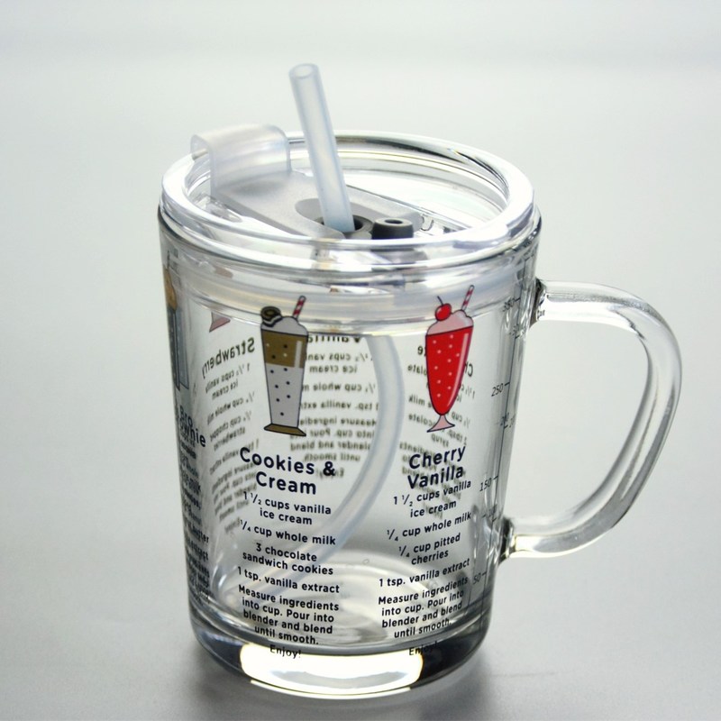 calidad Vidrio de bebida de cristal de dibujos animados con tapa y paja de silicato fábrica