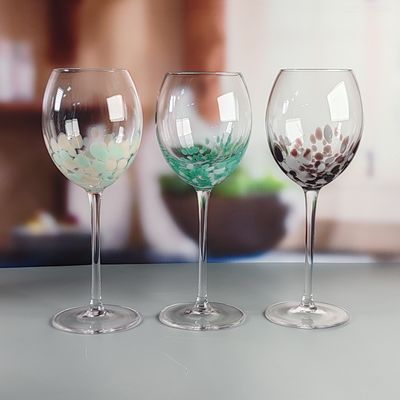 calidad Marrón personalizado soplado a mano Confetti medio libre de plomo cristal de vidrio de vino Set copa elegante y duradera elección para el servicio de bebidas fábrica