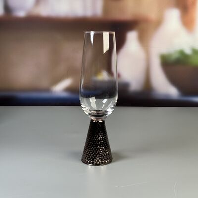 calidad Arte moderno Conjunto de vidrio de vino de base de diamante de plata electroplacado único Hecho a mano para experiencias gastronómicas de lujo en restaurantes bares y eventos fábrica