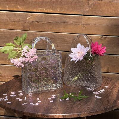 calidad Hand-Blown Diamond Pattern Glass Handbag Vase - Versatile Decorative Centerpiece for Home & Wedding Decor fábrica