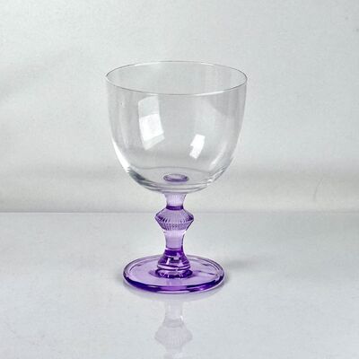 calidad 4‑Pack Vintage Purple Stem Wine Glasses, Assorted Shapes Clear Cup with Decorative Purple Stem, Handblown Glass Goblets for Wedding Party Home Tabletop Decoration fábrica