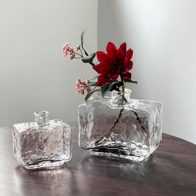 calidad Rectangular Clear Hammered Glass Vase - Modern Minimalist Decorative Flower Vase for Table Centerpiece fábrica