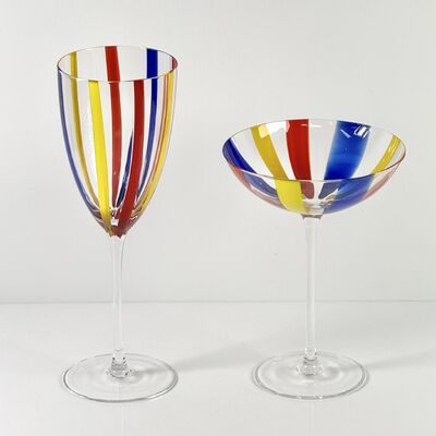 Calidad Hand Blown Art Glass Goblet & Coupe Glass Set, Vibrant Red Yellow Blue Vertical Cane Stripes Murano Style Stemmed Wine & Martini Glasses for Bar, Party & Gift fábrica
