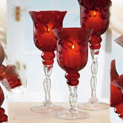 calidad Candelabros de tallo largo en forma de tulipán con patrón grabado fábrica