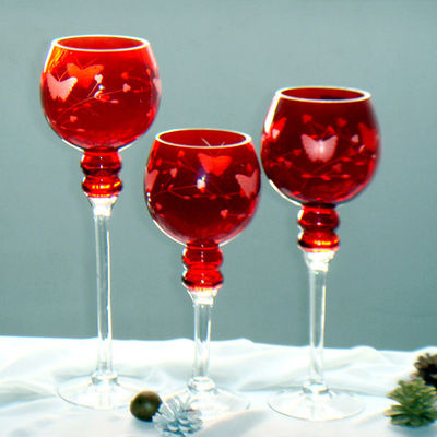 calidad Candelabros de tallo largo en forma de tulipán con patrón grabado fábrica