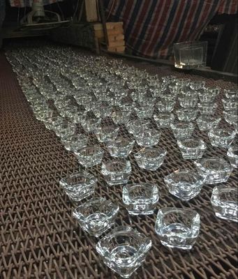 calidad Mini tamaño Sqaure Votive portavelas de vidrio para tealight fábrica