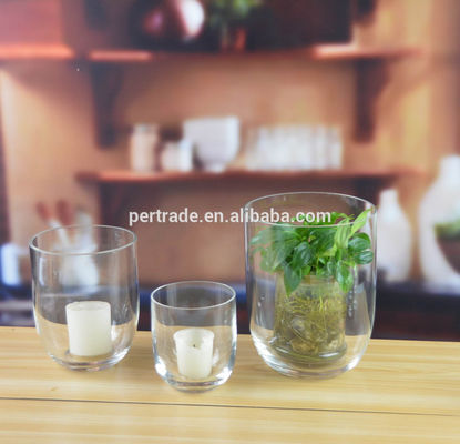 calidad Personaliza el color de la forma de U corte a mano de vidrio decorativo jarrón fábrica