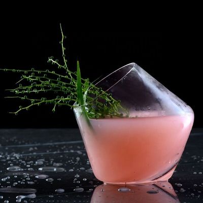 calidad Nuevo Estilo Vidrios de Whiskey de forma única de cristal, Vidrios para beber para el hogar fábrica