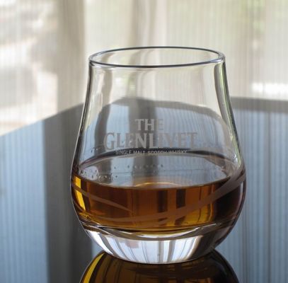 calidad Vidrio redondo de whisky hecho a mano con base pesada fábrica