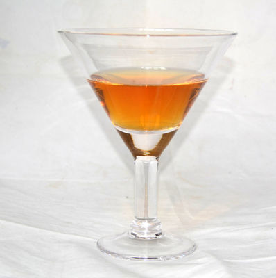 calidad Con una personalización única, vasos de cóctel de cristal de tallo grueso. fábrica
