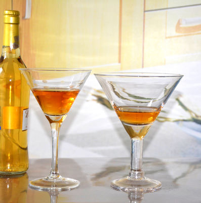 calidad Con una personalización única, vasos de cóctel de cristal de tallo grueso. fábrica