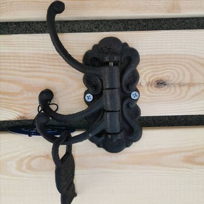 calidad Hooks de hierro negro de época Artesanías de hierro fundido para la entrada fábrica