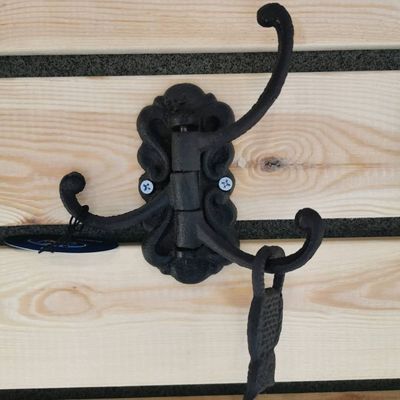 calidad Hooks de hierro negro de época Artesanías de hierro fundido para la entrada fábrica