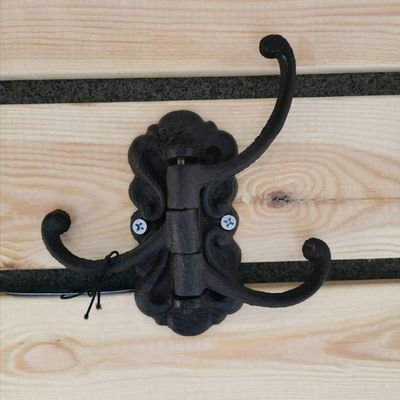 calidad Hooks de hierro negro de época Artesanías de hierro fundido para la entrada fábrica