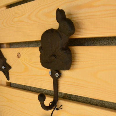 calidad Antiguo Conejo Bonito Casco De Hierro Fundido Ganchos de Sombrería De Hierro Fundido fábrica