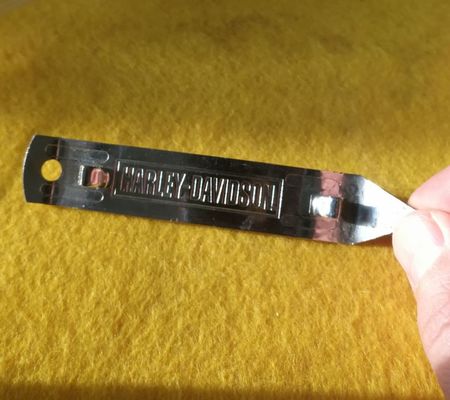 calidad Logotipo de marcas en relieve Vintage abrebotellas de acero inoxidable fábrica