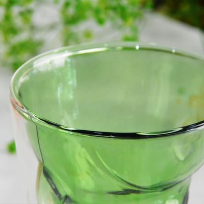 calidad Vidrios de bebidas de color borosilicato verde de doble capa fábrica